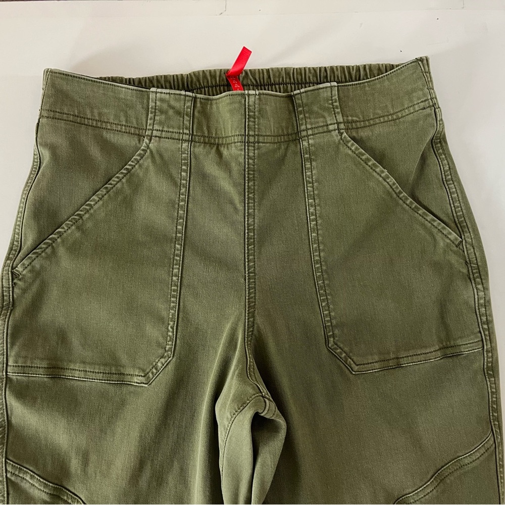 Spanx Stretch Twill Pull On Cargo Jogger in Darkened Olive Size Large - Picture 9 of 14
